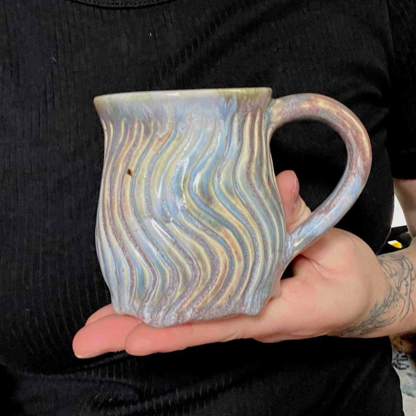 Squiggle Ripple Carved Mug