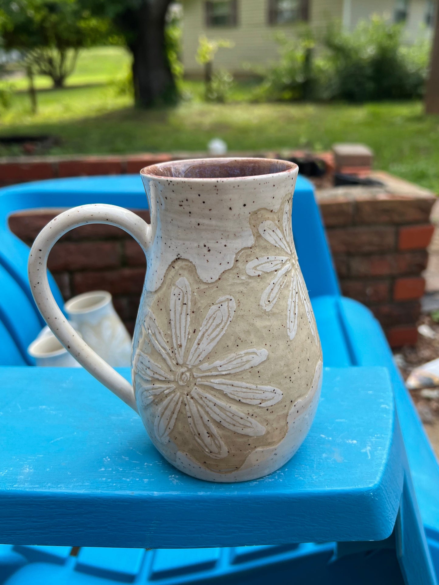 Neutral White Flower Sgraffito Mug 1