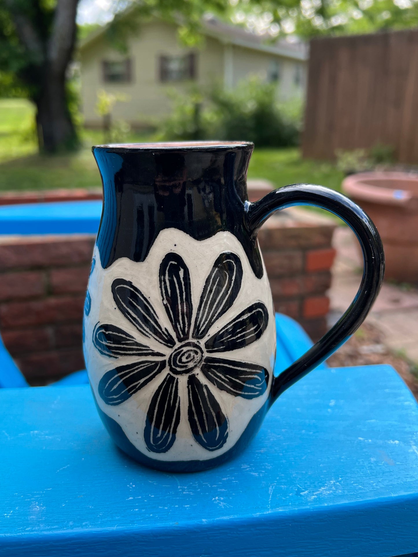Black Flower Sgraffito Mug 1